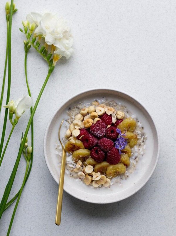 Coconut Chia Porridge w/ Caramelised Bananas & Toasted Hazelnuts