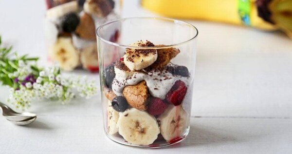 Vegan ‘Cheats’ Trifle w/ Banana & Berries